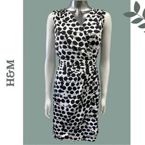 H&M Black White Sleeveless Faux Wrap Lined Dress  Size 8
